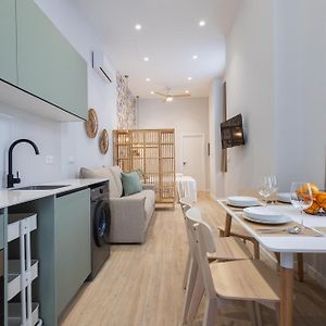 Florit Flats - The Trafalgar Apartments